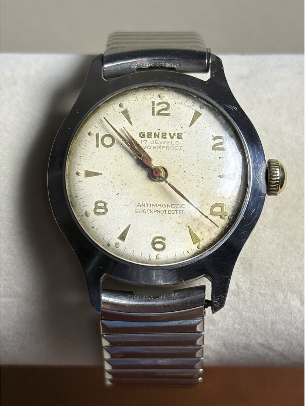 Vintage 1950s Geneve 17 Jewels Mechanical Watch Swiss Wind Up Runs Wearever Case